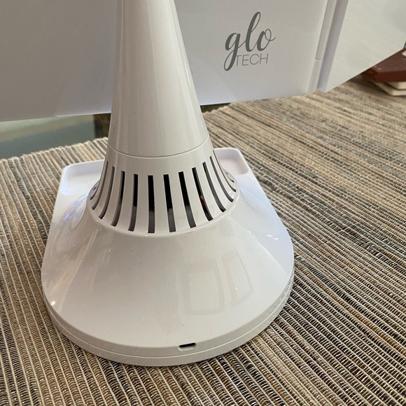 Glo Tech adjustable Bluetooth adjustable mirror. - Picture 4 of 8
